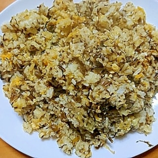 キャベツと卵の辛子高菜チャーハン（バター風味）